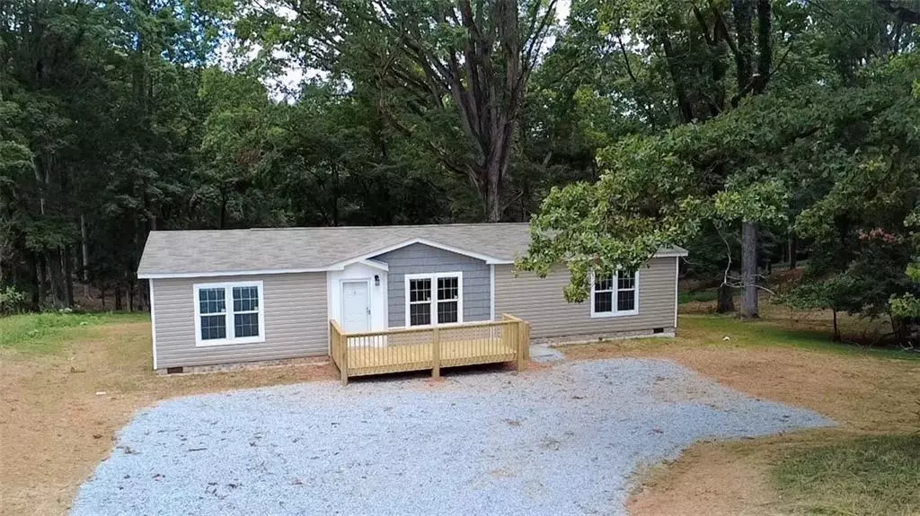 8671 Pea Ridge RD, Cornelia, GA 30531