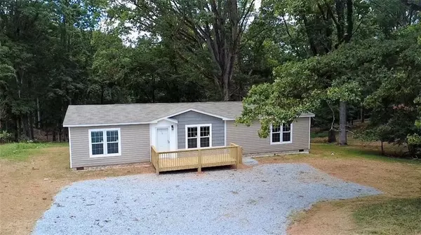 8671 Pea Ridge RD, Cornelia, GA 30531