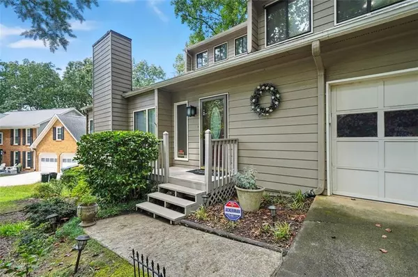 Roswell, GA 30076,215 Overlook CT