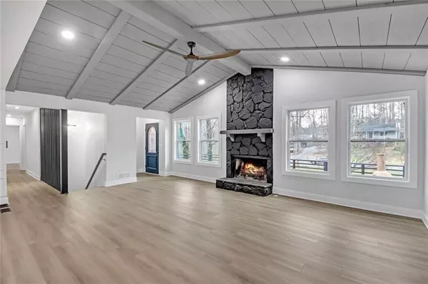 Woodstock, GA 30188,137 Creekview DR