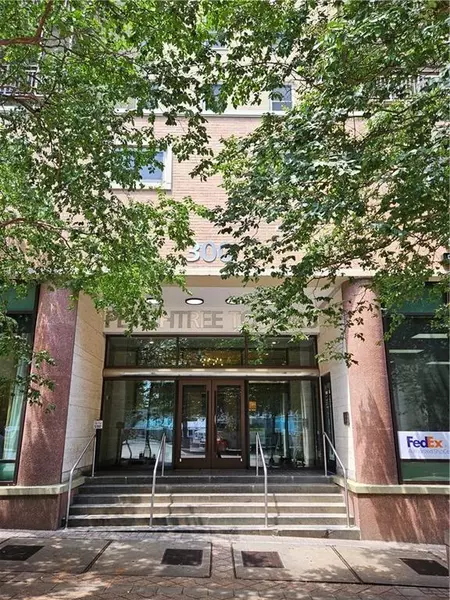 300 Peachtree ST NE #18L, Atlanta, GA 30308