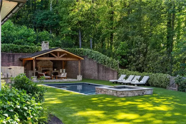 Atlanta, GA 30342,5360 Lake Forrest DR