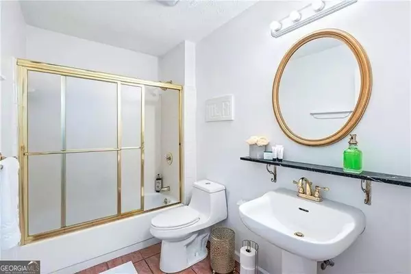 Atlanta, GA 30324,24 Saint Claire LN