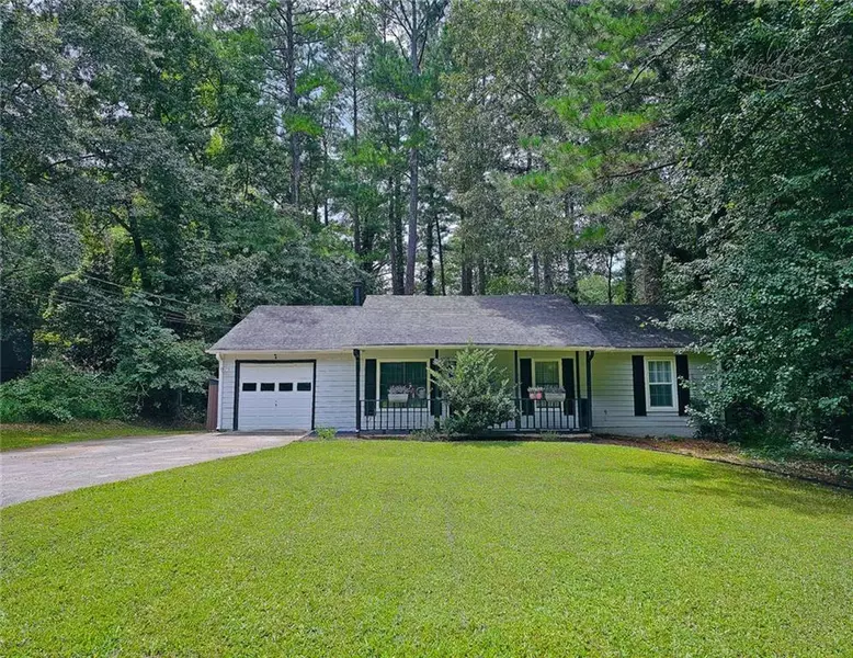 1389 Rockmoor CIR, Stone Mountain, GA 30088