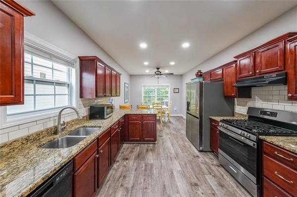 176 Crescent Woode WAY, Dallas, GA 30157