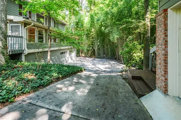 Marietta, GA 30064,852 Hickory DR SW