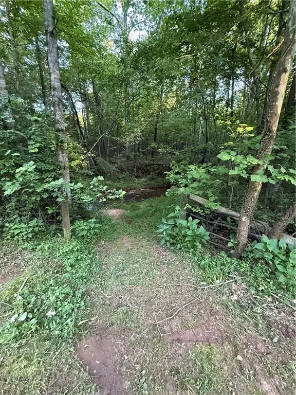 Hoschton, GA 30548,233 Hensley LN