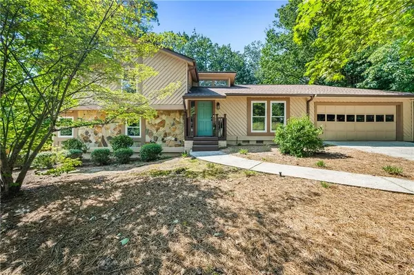 951 Woodmont Dr, Marietta, GA 30062