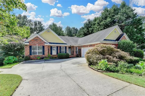 6307 BLUEGRASS LN, Flowery Branch, GA 30542