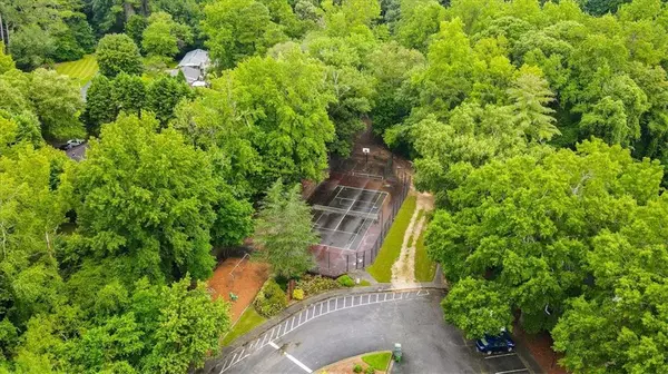 Sandy Springs, GA 30328,6700 ROSWELL RD #33E