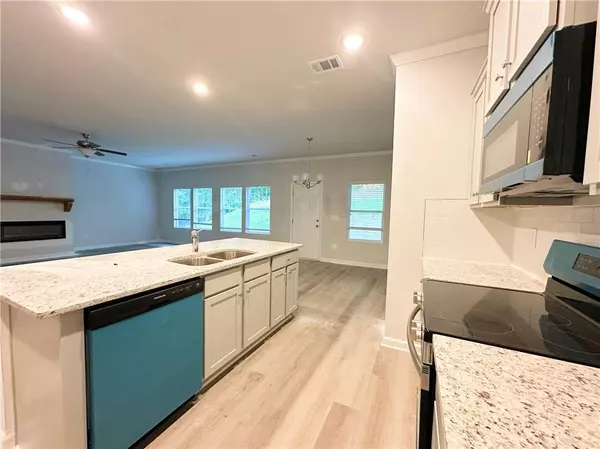 Villa Rica, GA 30180,5112 Hilltop DR