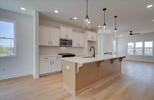Kennesaw, GA 30144,1923 Deco DR