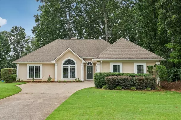 295 Falcon Creek DR, Suwanee, GA 30024