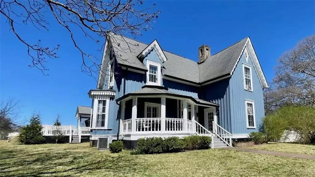 6 River ST, Cave Spring, GA 30124