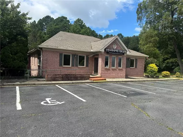 Suwanee, GA 30024,2052 LAWRENCEVILLE SUWANEE RD