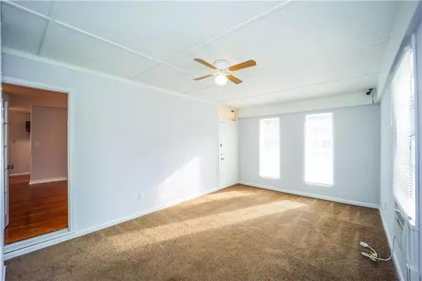 Riverdale, GA 30274,146 Oldenburg DR
