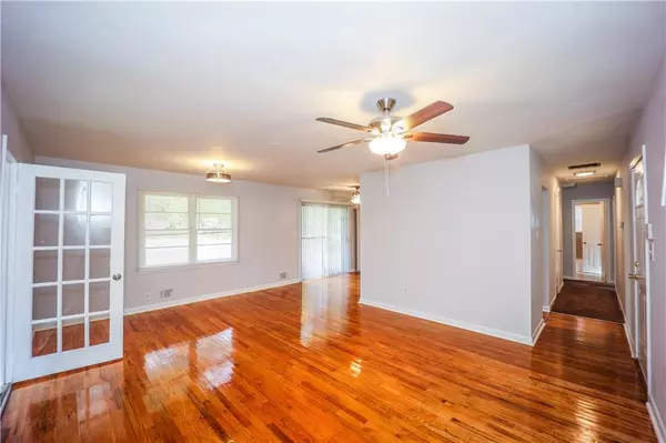 Riverdale, GA 30274,146 Oldenburg DR