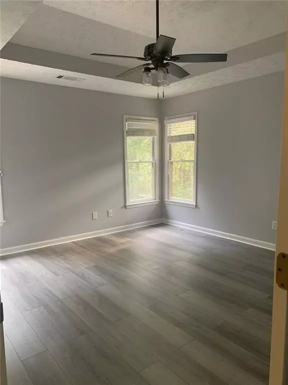 Flowery Branch, GA 30542,5613 Spruce LN