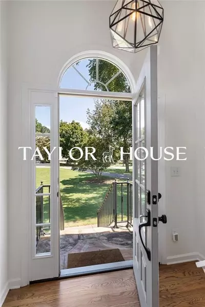 915 Taylor Pkwy, Suwanee, GA 30024