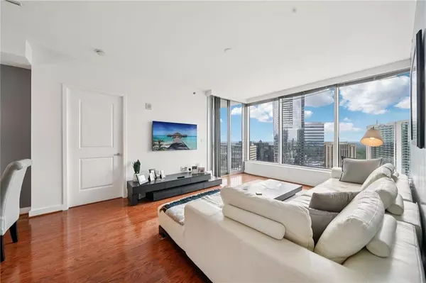 Atlanta, GA 30326,3338 Peachtree RD NE #3006