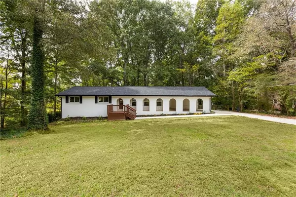 1019 Crestwood LN, Stone Mountain, GA 30087