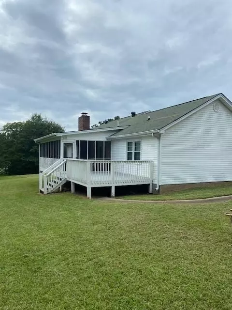 Hoschton, GA 30548,722 Old Hog Mountain RD