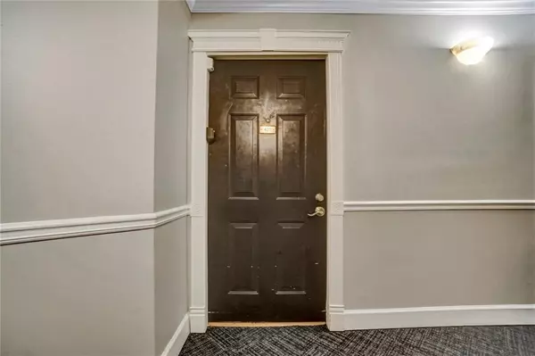 Atlanta, GA 30328,795 Hammond DR #407