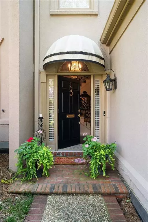 Atlanta, GA 30305,2525 Peachtree RD NE #25