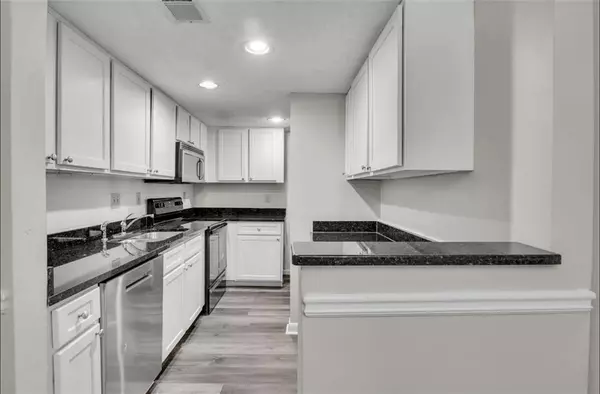 Atlanta, GA 30328,6900 Roswell RD #10Q