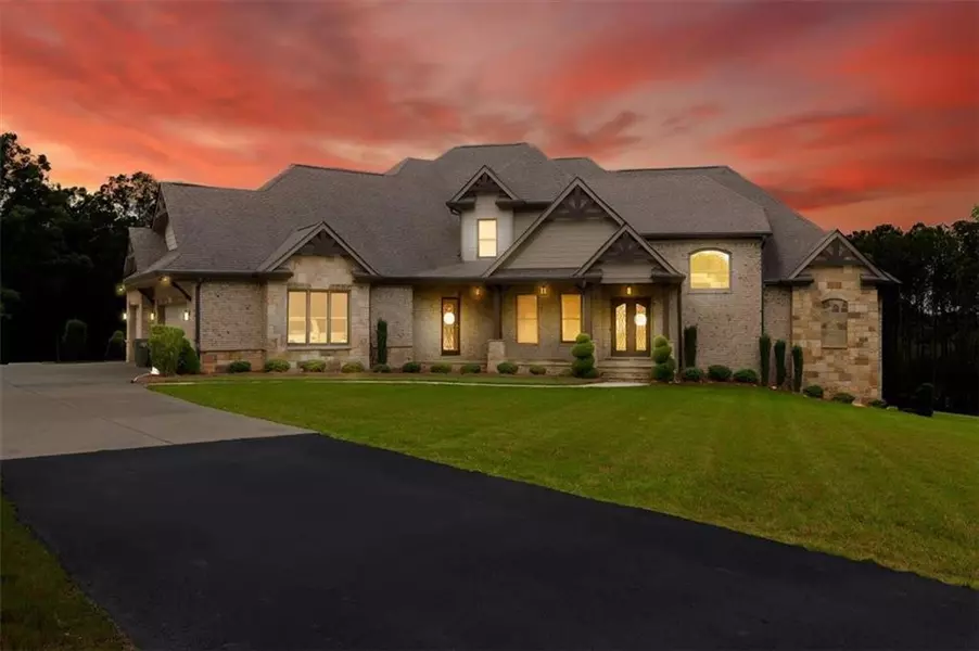 5460 Emmett Still RD, Loganville, GA 30052