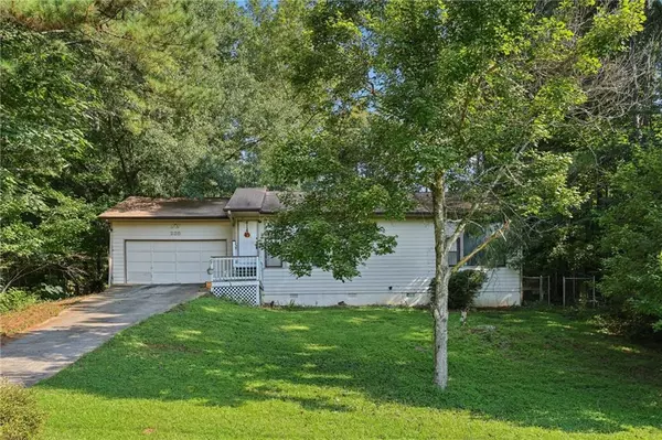 235 Mountain View CIR, Covington, GA 30016