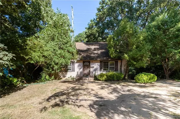 Atlanta, GA 30344,2126 Pinehurst DR