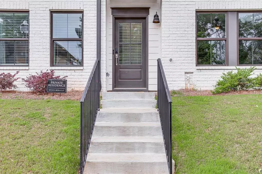 Atlanta, GA 30316,2428 Lakeshore LN SE