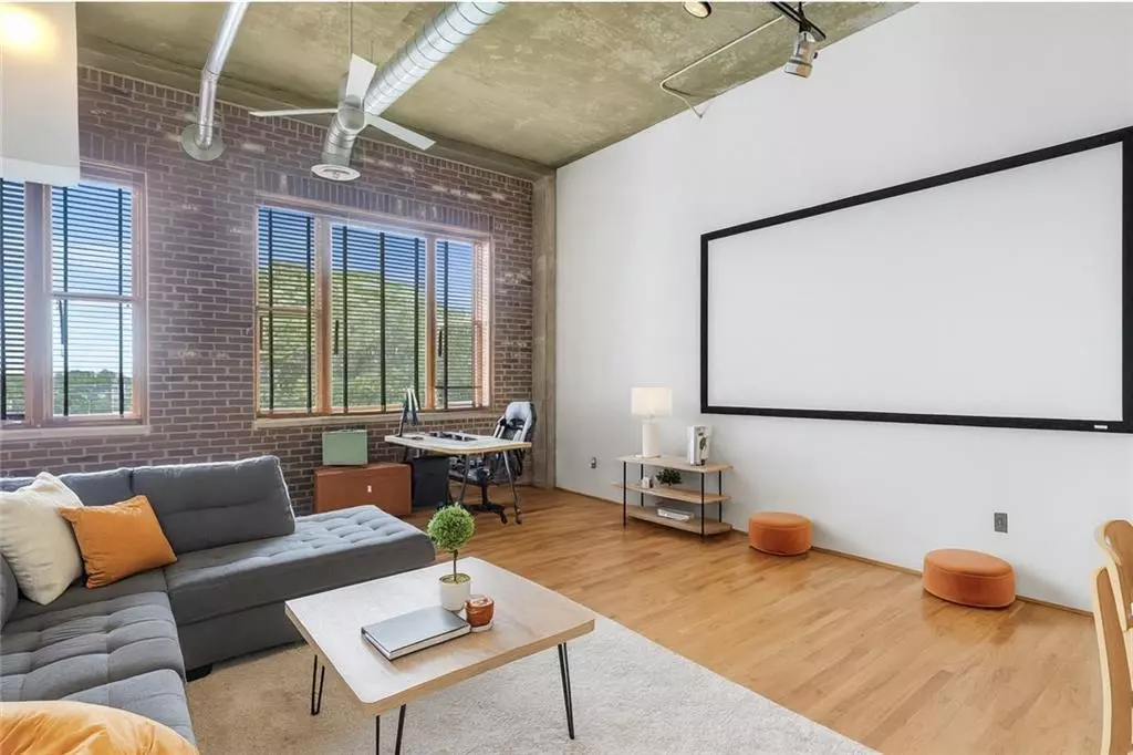 Atlanta, GA 30305,3235 Roswell RD NE #702