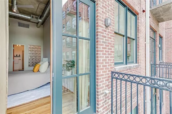 Atlanta, GA 30305,3235 Roswell RD NE #702