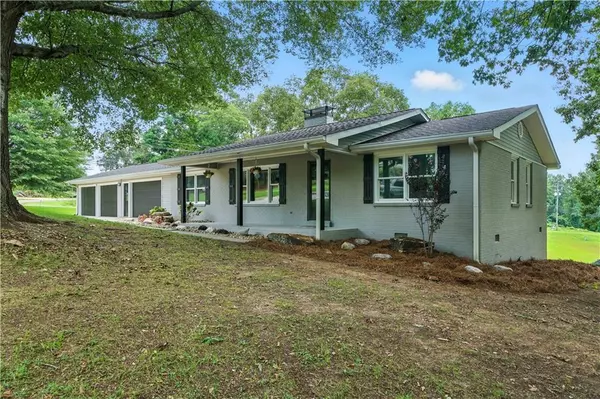 115 Dixie LN, Ball Ground, GA 30107