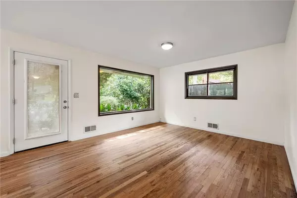 Atlanta, GA 30324,1146 Palafox Dr