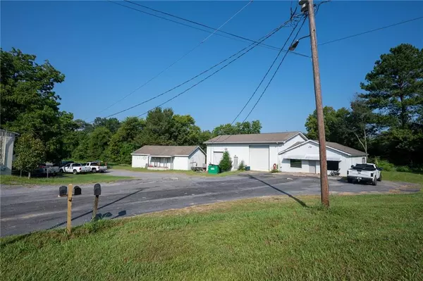 Calhoun, GA 30701,1318 N Highway 41