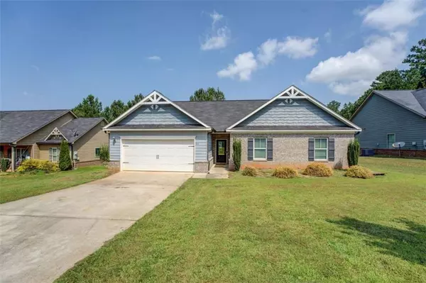 107 Coulter Woods DR, Locust Grove, GA 30248