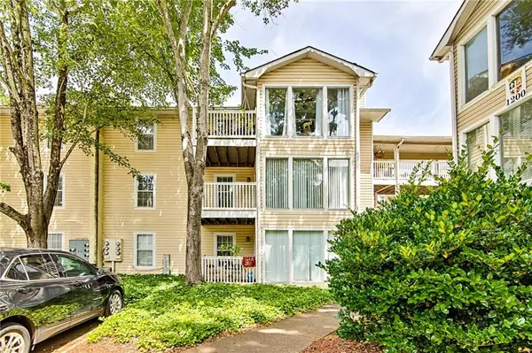 1102 Augusta DR SE, Marietta, GA 30067