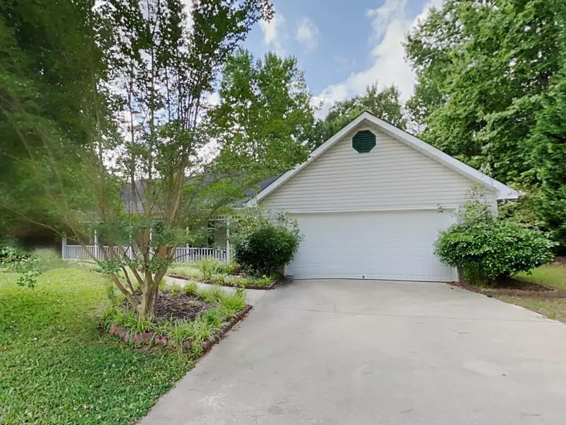 145 Whispering Pine DR, Covington, GA 30016
