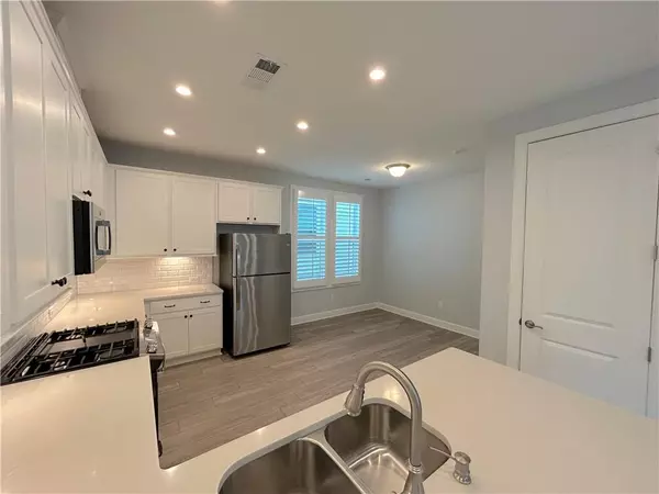 Hoschton, GA 30548,560 Ontario LN