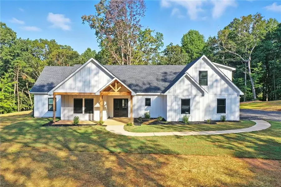 912 Town Creek RD, Talking Rock, GA 30175