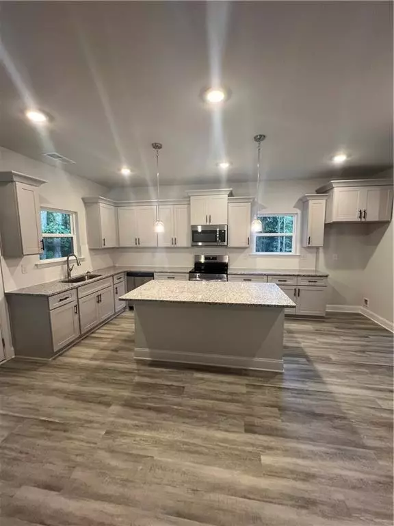 Pendergrass, GA 30567,195 Red Cherry WAY