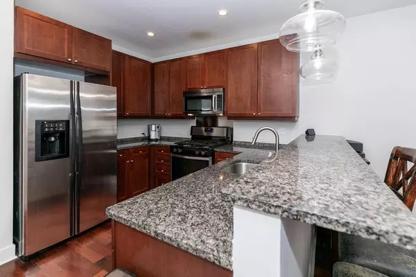 Decatur, GA 30030,201 W Ponce De Leon AVE #618