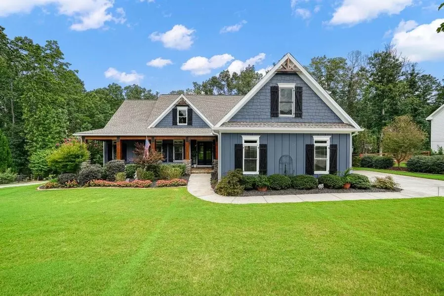 215 Wilshire TER, White, GA 30184