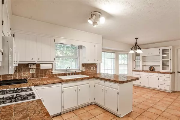 Atlanta, GA 30340,2851 Thornridge DR