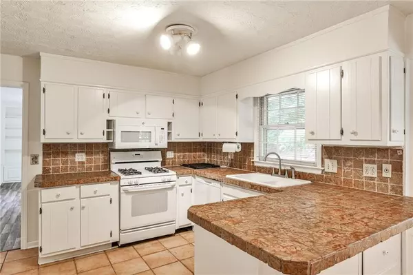 Atlanta, GA 30340,2851 Thornridge DR