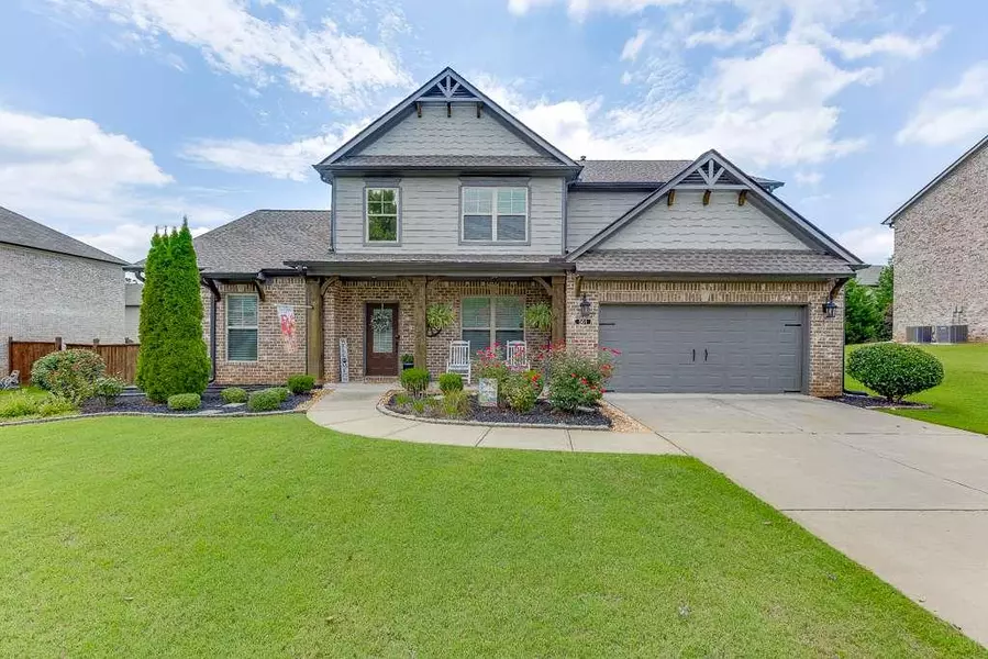 561 Wagon Hill LN, Sugar Hill, GA 30518