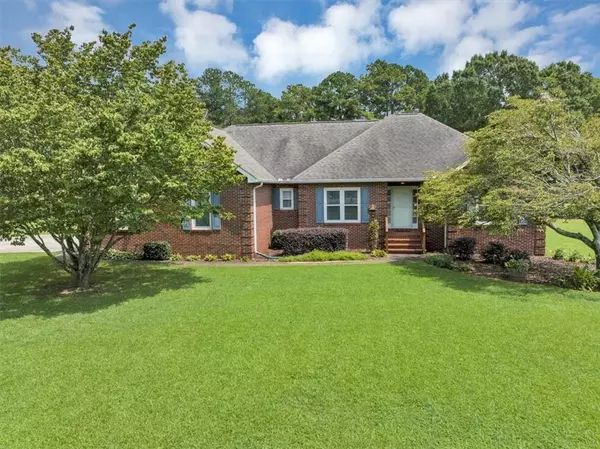 5283 MEADOWS RD, Powder Springs, GA 30127